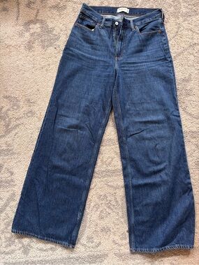Abercrombie • Wide Leg Jeans